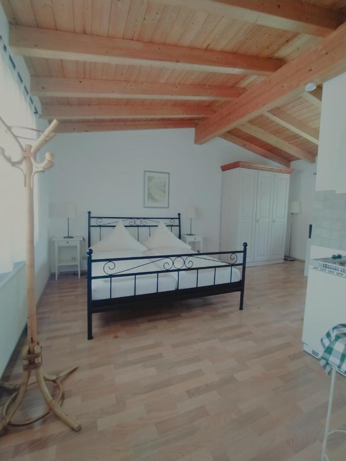 Dorfschaenke Deggendorf Hotel & Apartmenthaus Bilik gambar