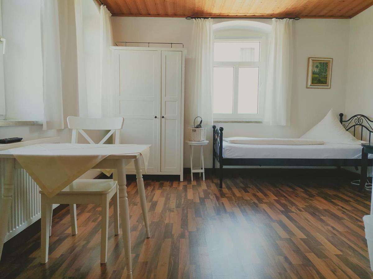 Dorfschaenke Deggendorf Hotel & Apartmenthaus & Biergarten, E-Bike-Verleih Kostenlos Bilik gambar