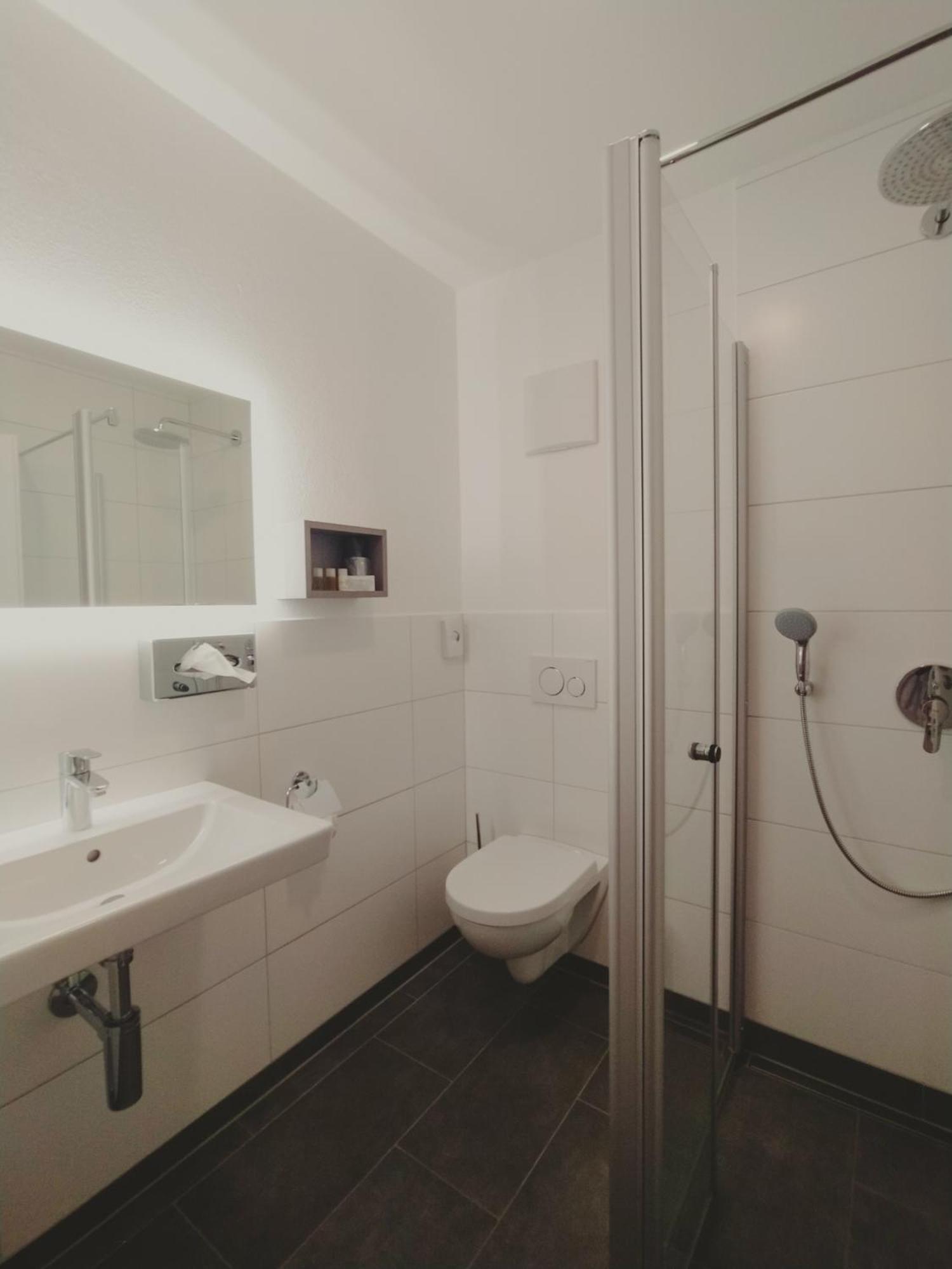 Dorfschaenke Deggendorf Hotel & Apartmenthaus & Biergarten, E-Bike-Verleih Kostenlos Bilik gambar