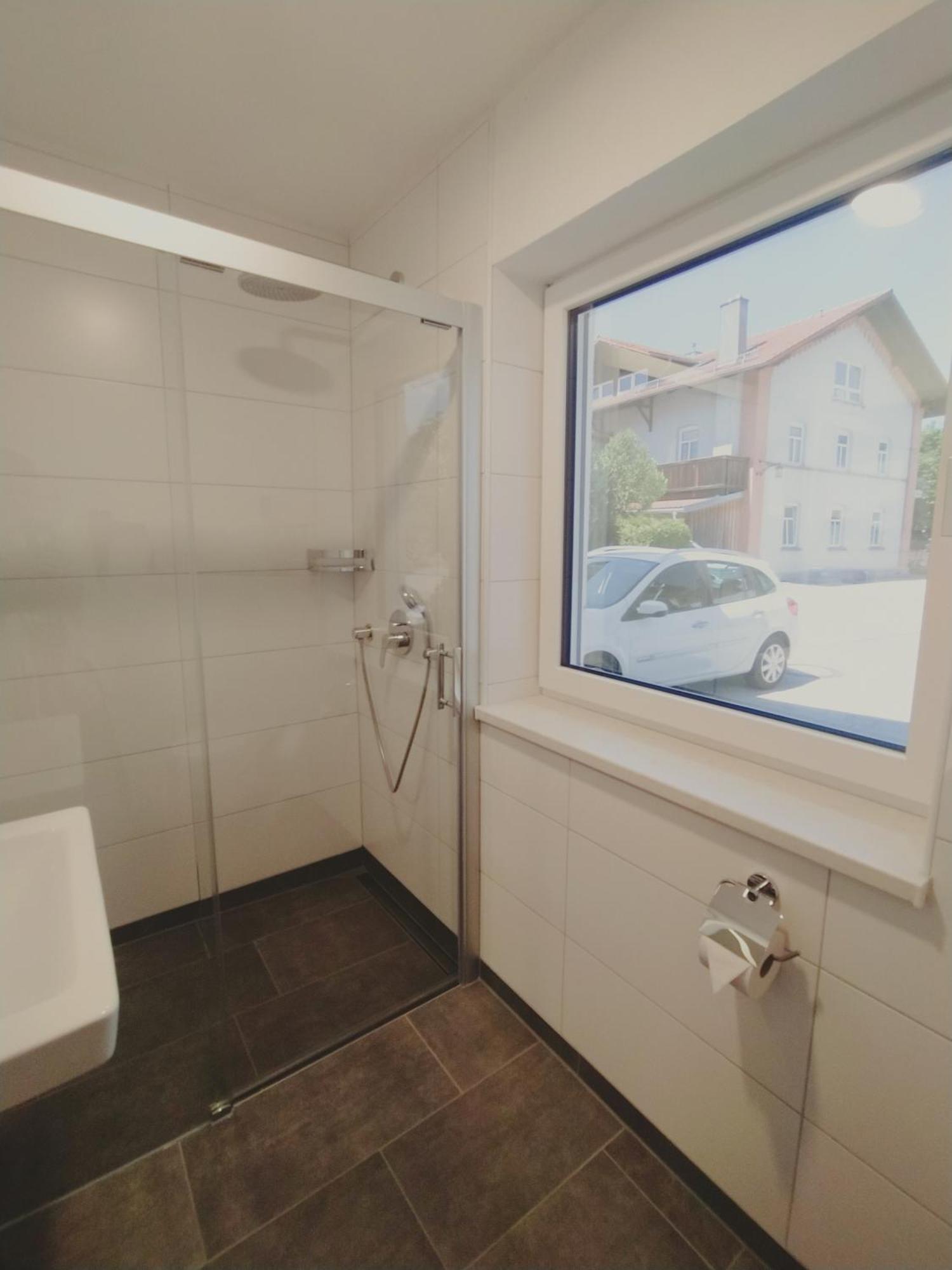 Dorfschaenke Deggendorf Hotel & Apartmenthaus & Biergarten, E-Bike-Verleih Kostenlos Bilik gambar